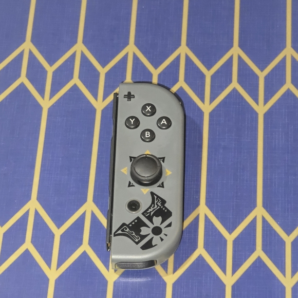 Nintendo Switch Right Joycon Monster Hunter Rise - Excellent Condition - Picture 8 of 13